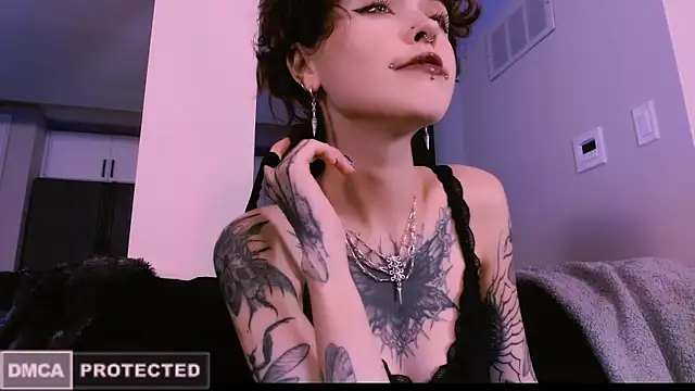 Snapshot of NaughtyLittleFox chatting on September 15, 5:19 am NaughtyLittleFox online show from September 15, 5:19 am