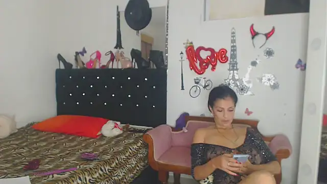 brigitht online show from May 6, 2:26 am