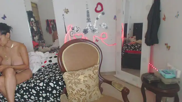 brigitht online show from November 18, 3:48 pm