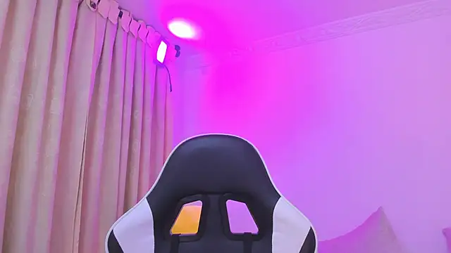 shanel taylor online show from March 8, 2:04 am