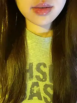 minmin2kk5 online show from May 9, 1:42 am