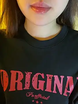 minmin2kk5 online show from April 22, 4:25 pm