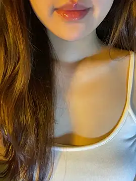 minmin2kk5 online show from April 18, 1:19 am