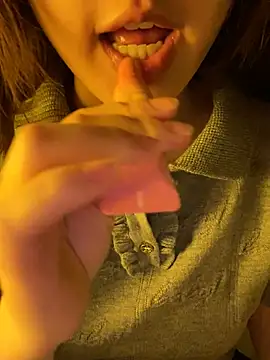 minmin2kk5 online show from March 12, 3:16 pm