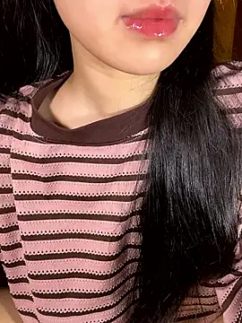 minmin2kk5 online show from December 3, 3:22 pm