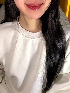 minmin2kk5 online show from December 5, 4:05 pm