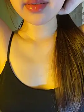 minmin2kk5 online show from April 12, 2:04 am