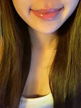 minmin2kk5 online show from May 16, 1:48 am