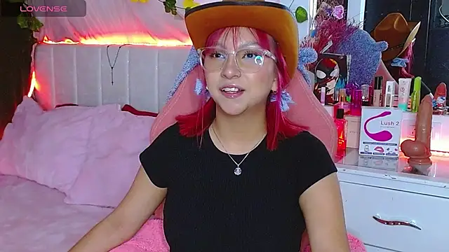 Littlerouse  online show from October 10, 3:40 am