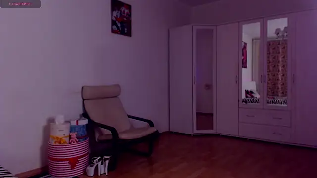 Sonja Stripper Ray online show from November 13, 9:35 am