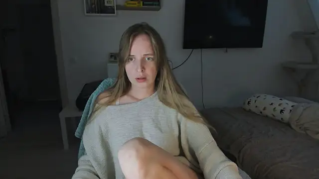 violet blue eyes online show from November 10, 1:38 pm