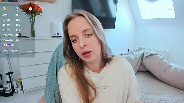 violet blue eyes online show from April 8, 1:34 pm