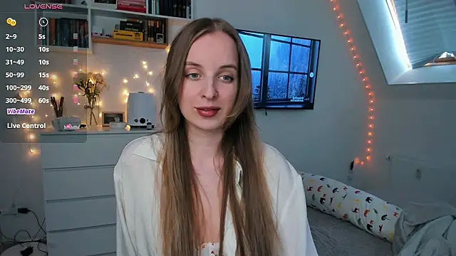 violet blue eyes online show from March 5, 12:46 pm