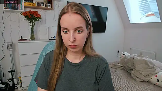 violet blue eyes online show from April 9, 1:17 pm