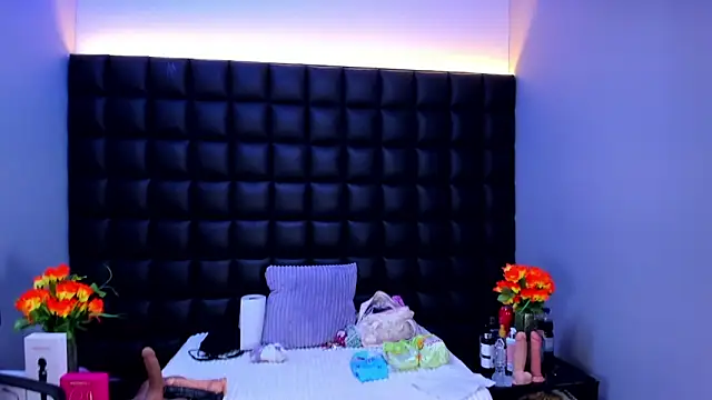 Snapshot of celeste_blue69 chatting on June 12, 4:10 am celeste blue69 online show from June 12, 4:10 am