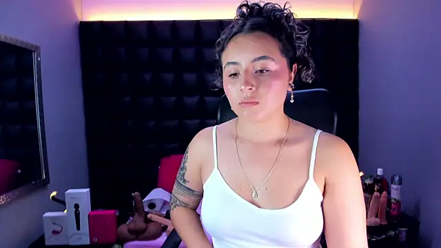 Snapshot of celeste_blue69 chatting on July 1, 3:29 am celeste blue69 online show from July 1, 3:29 am