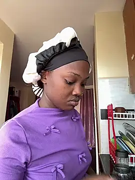 Queen Arnah254 online show from June 14, 1:23 pm