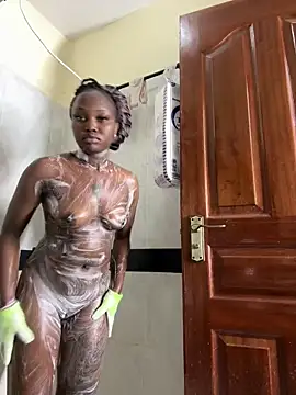 Queen Arnah254 online show from May 14, 3:53 pm
