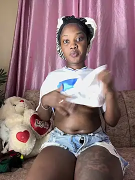 Queen Arnah254 online show from June 10, 6:20 pm