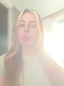Snapshot of Livewithlucy chatting on March 4, 3:37 pm Livewithlucy online show from March 4, 3:37 pm