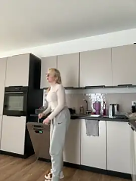 Livewithlucy online show from March 9, 12:09 pm