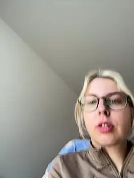 Livewithlucy online show from May 18, 1:38 pm