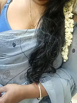 Snapshot of Janavi-janu chatting on October 13, 12:18 pm Janavi-janu online show from October 13, 12:18 pm