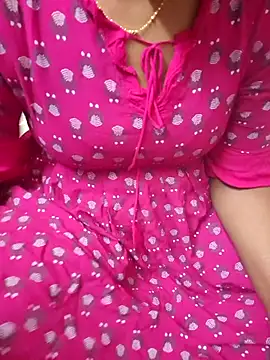 Snapshot of Janavi-janu chatting on November 13, 10:02 pm Janavi-janu online show from November 13, 10:02 pm