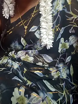 Snapshot of Janavi-janu chatting on November 5, 7:06 pm Janavi-janu online show from November 5, 7:06 pm