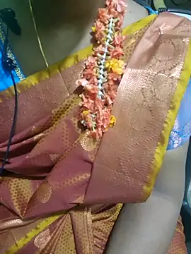 Snapshot of Janavi-janu chatting on December 5, 4:16 pm Janavi-janu online show from December 5, 4:16 pm