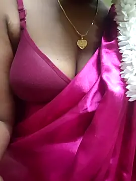 Snapshot of Janavi-janu chatting on December 16, 5:06 pm Janavi-janu online show from December 16, 5:06 pm