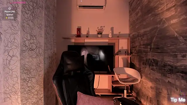 saracaball  online show from January 13, 4:38 am