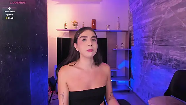 Snapshot of saracaball_ chatting on October 10, 3:51 am saracaball online show from October 10, 3:51 am