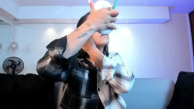 violet scott online show from October 29, 10:47 am