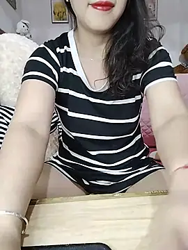 Snapshot of cream1299 chatting on June 18, 9:20 pm cream1299 online show from June 18, 9:20 pm