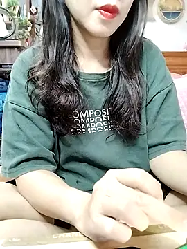 Snapshot of cream1299 chatting on April 22, 8:43 am cream1299 online show from April 22, 8:43 am