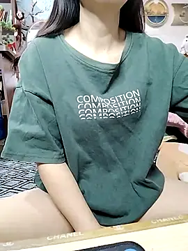 Snapshot of cream1299 chatting on May 6, 12:58 am cream1299 online show from May 6, 12:58 am