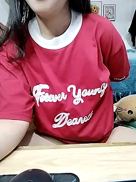 cream1299 online show from February 24, 9:15 pm