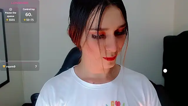 Snapshot of la_ratona_1 chatting on February 13, 1:50 am la ratona 1 online show from February 13, 1:50 am