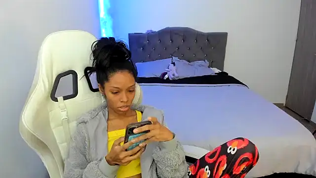 Crystal florez24 online show from November 17, 10:03 pm