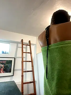 Snapshot of Rati_Curly chatting on October 12, 11:44 am Rati Curly online show from October 12, 11:44 am