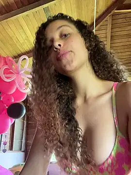 Snapshot of Rati_Curly chatting on February 4, 2:34 pm Rati Curly online show from February 4, 2:34 pm