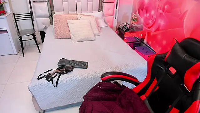 Yelena mutiz online show from November 17, 1:37 pm