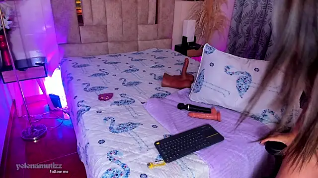 Snapshot of Yelena_mutiz chatting on December 12, 3:16 pm Yelena mutiz online show from December 12, 3:16 pm