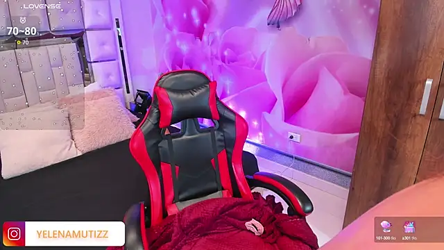 Snapshot of Yelena_mutiz chatting on October 16, 1:41 pm Yelena mutiz online show from October 16, 1:41 pm