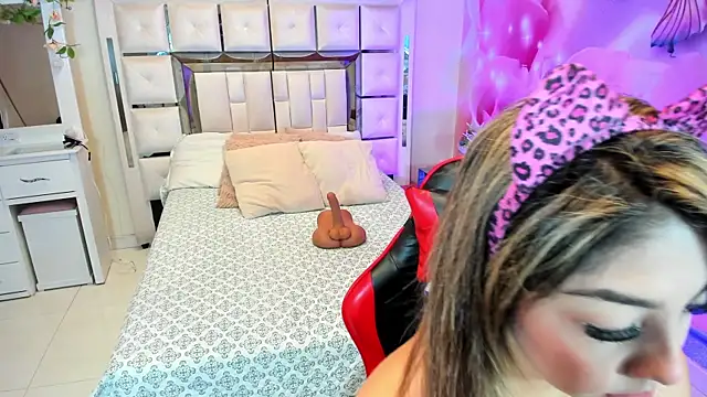 Yelena mutiz online show from December 22, 1:22 pm