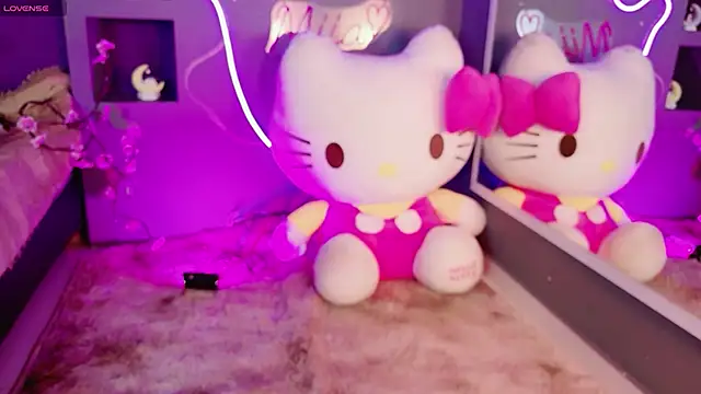 miia  baker online show from April 24, 12:18 pm