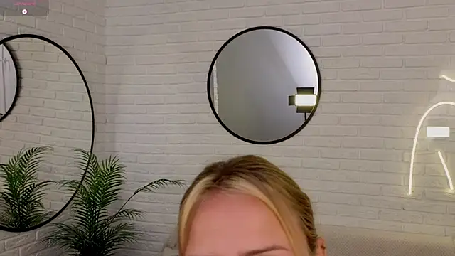 Wendy D0ll online show from April 9, 8:48 pm
