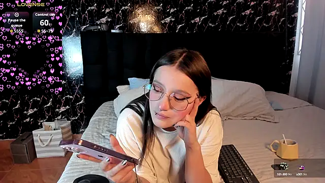 Snapshot of Elecktra_sweet chatting on October 15, 7:55 pm Elecktra sweet online show from October 15, 7:55 pm