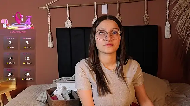 Snapshot of Elecktra_sweet chatting on February 2, 7:46 pm Elecktra sweet online show from February 2, 7:46 pm